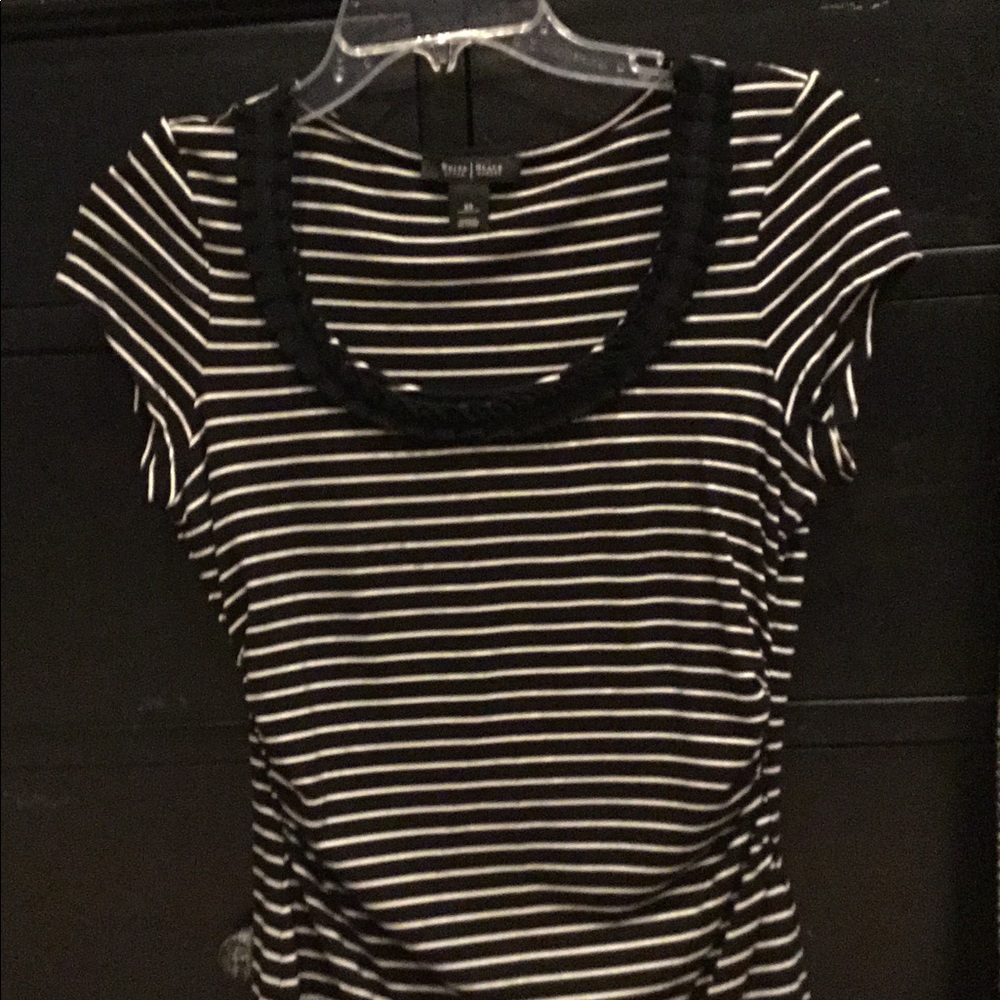Black and white round neck T-shirt